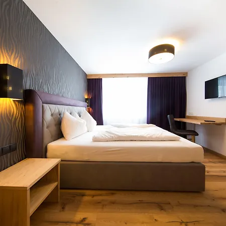 Lakeside By A Casa *