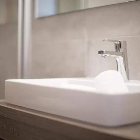 Lakeside By A Casa *