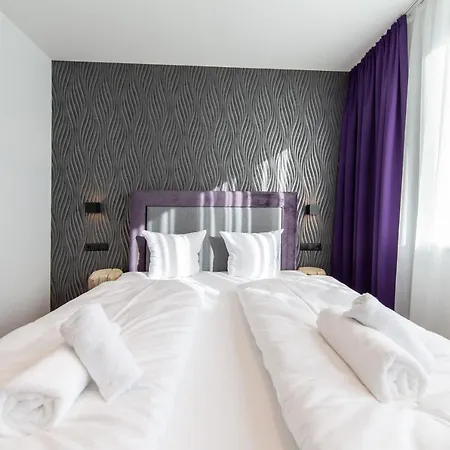 Lakeside By A Casa *